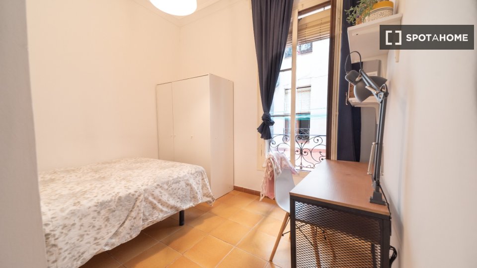 Double room Barcelona, 8 beds — photo 10