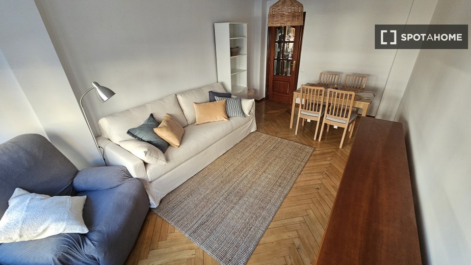 Piso de 3 habitaciones en alquiler en Santander, España.