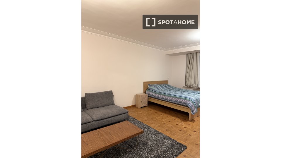 Double room Brussels, 4 beds, 125m² — photo 13