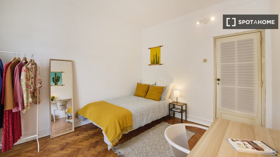 Double room Lisbon, 8 beds — photo 14