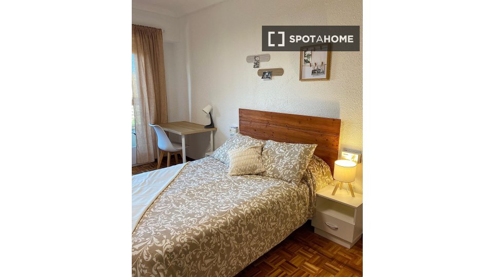 Double room Zaragoza, 4 beds, 92m² — photo 12
