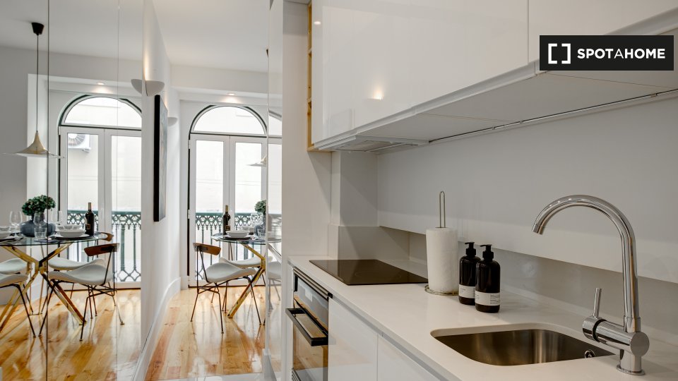 Apartment Lisbon, 1 bed — photo 13