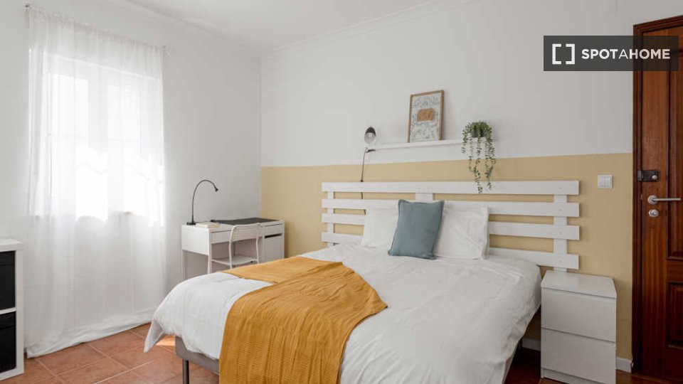 Double room Lisbon, 5 beds — photo 36