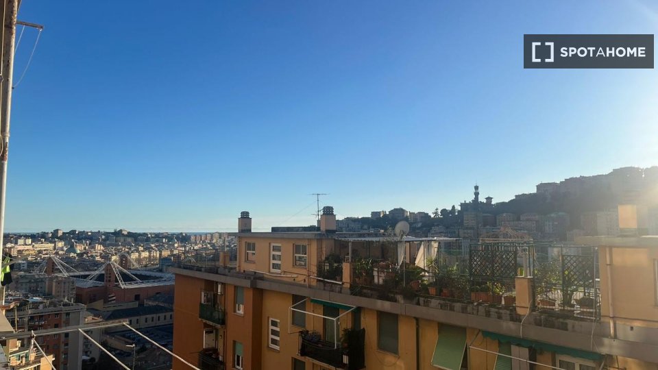 Double room Genoa, 3 beds, 93m² — photo 5