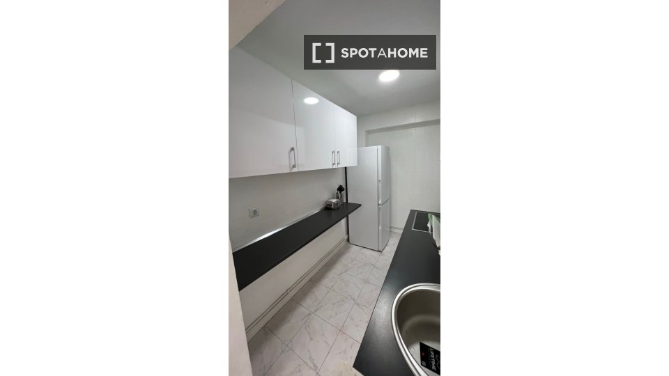 Double room Madrid, 4 beds — photo 8