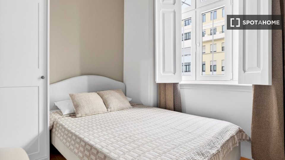 Double room Lisbon, 5 beds — photo 2