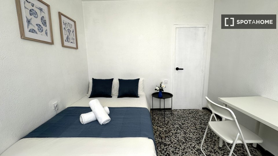 Double room Valencia, 5 beds — photo 12