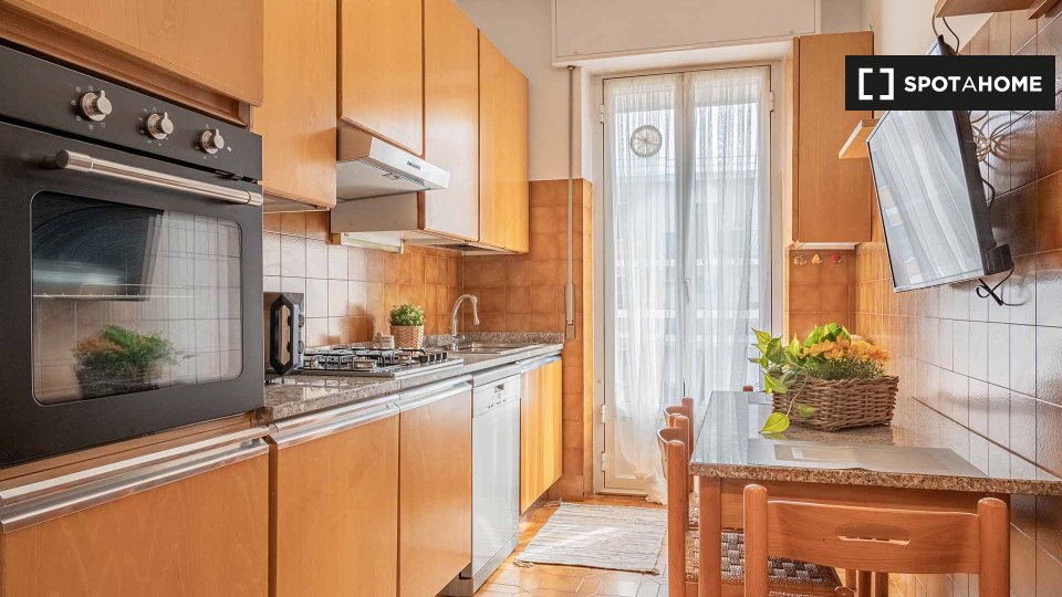 Double room Milan, 4 beds, 90m² — photo 9
