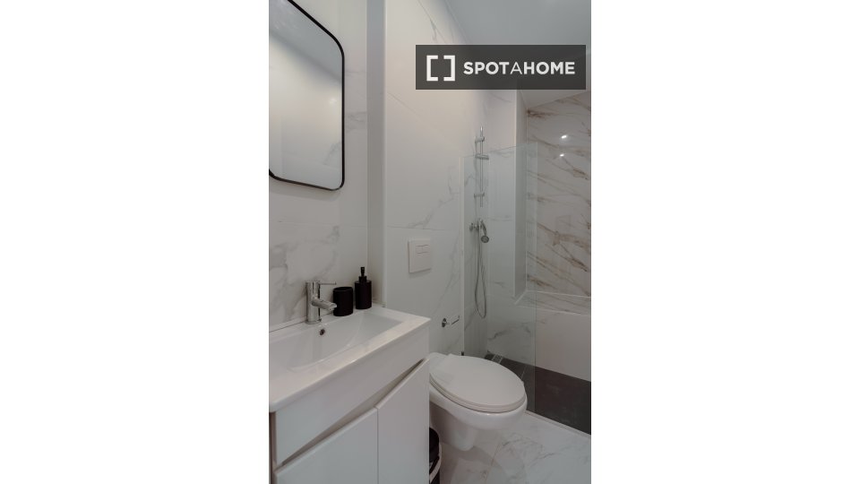 Apartment Porto, 4 beds, 160m² — photo 19