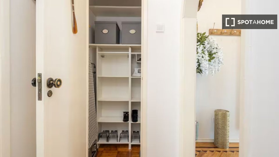 Apartment Lisbon, 1 bed — photo 7