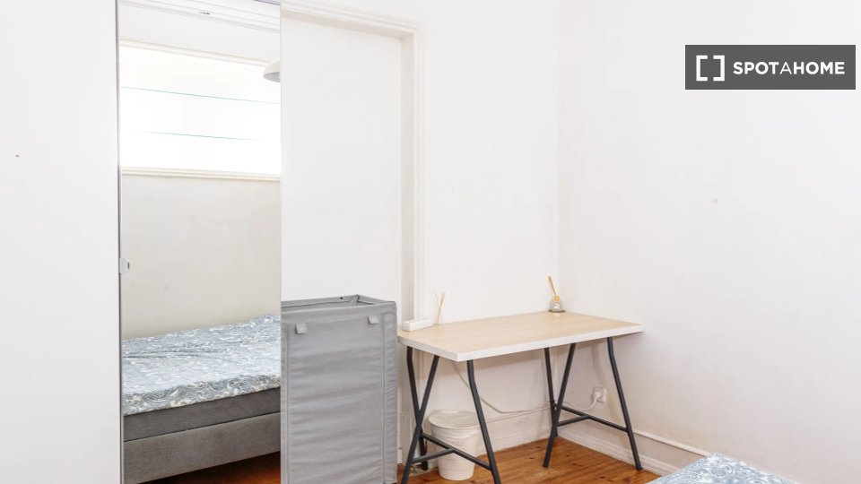 Double room Lisbon, 4 beds — photo 1
