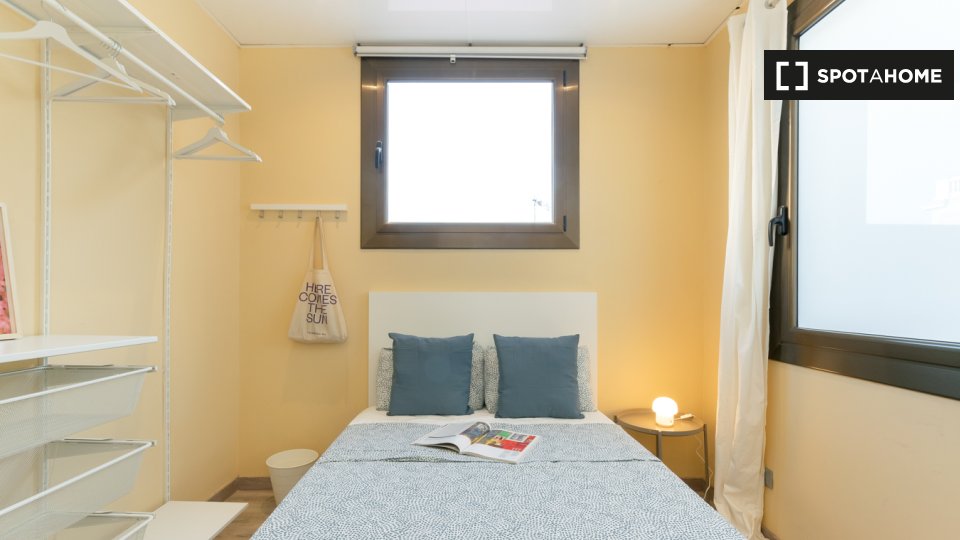 Double room Barcelona, 5 beds — photo 9