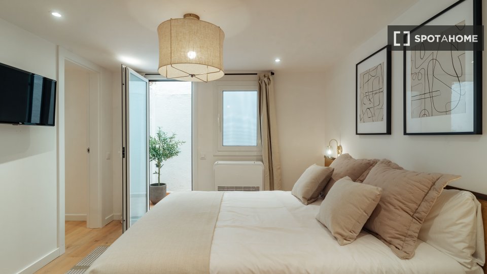 Apartment Barcelona, 1 bed, 74m² — photo 22