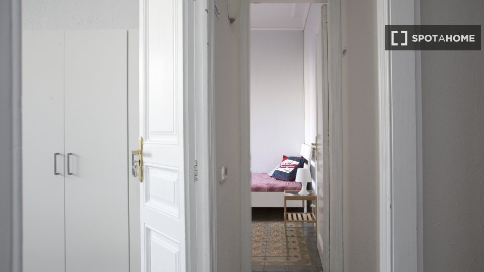 Double room Barcelona, 5 beds, 100m² — photo 9