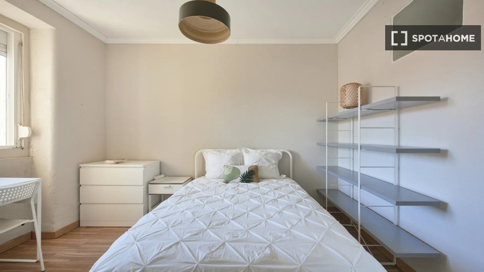 Double room Lisbon, 4 beds — photo 1