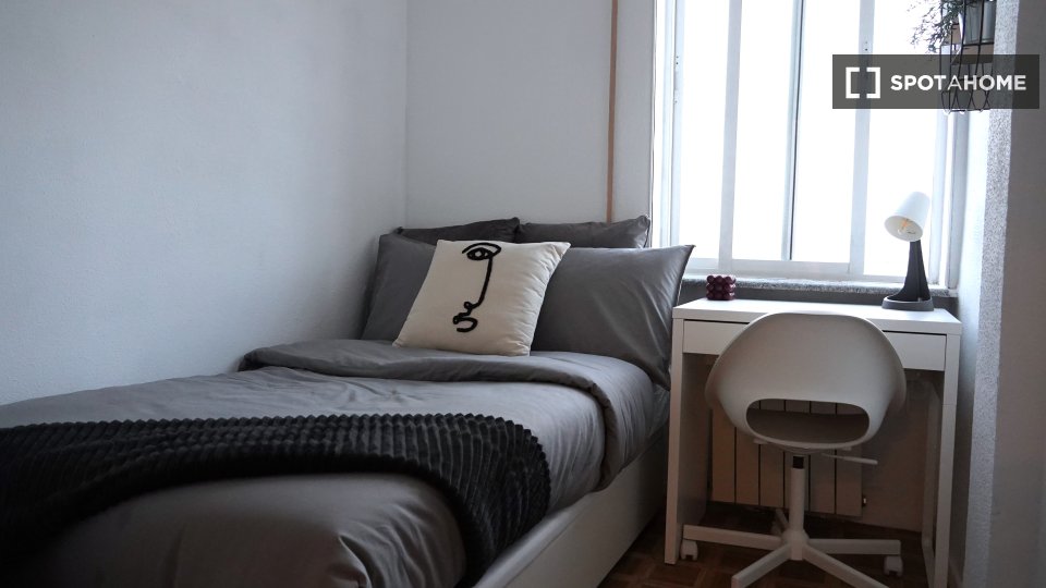 Double room Madrid, 4 beds — photo 58