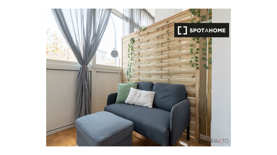 Double room Madrid, 6 beds, 207m² — photo 1
