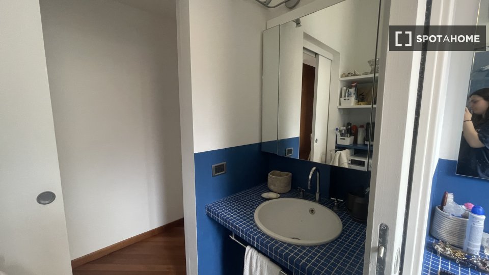 Double room Milan, 3 beds, 80m² — photo 13