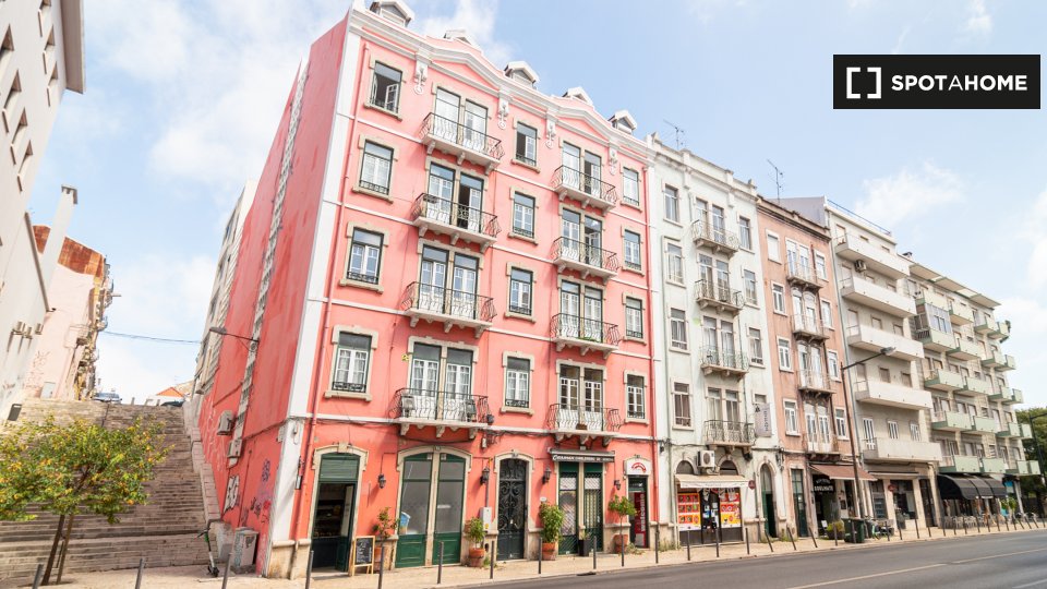 Apartment Lisbon, 2 beds, 129m² — photo 16