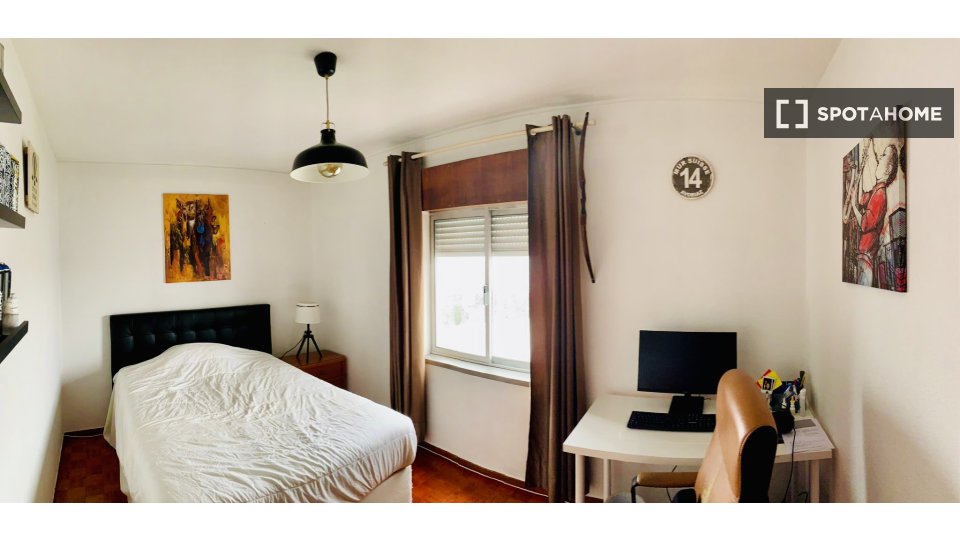 Double room Lisbon, 1 bed, 15m² — photo 4