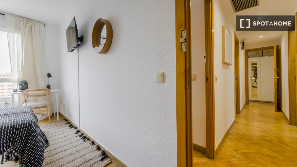 Double room Madrid, 5 beds — photo 6