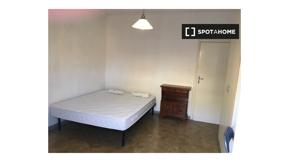 Double room Bologna, 2 beds — photo 12