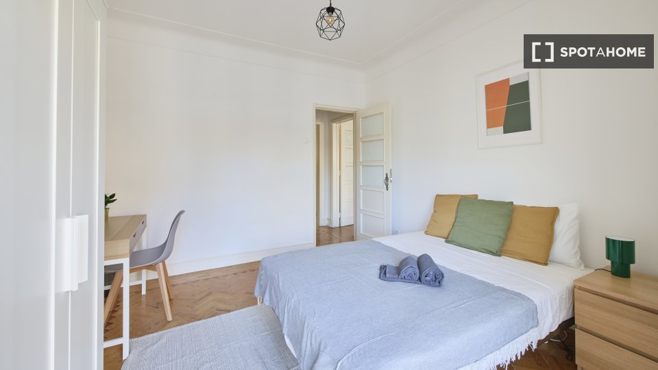Double room Lisbon, 5 beds — photo 13