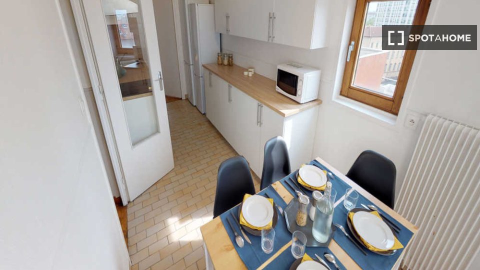 Double room Lyon, 5 beds, 110m² — photo 8