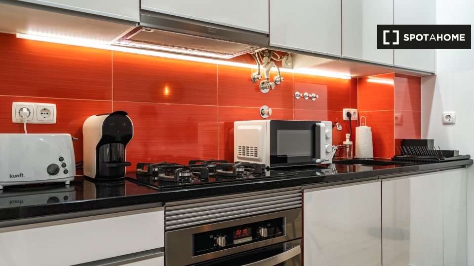 Apartment Lisbon, 2 beds, 75m² — photo 1