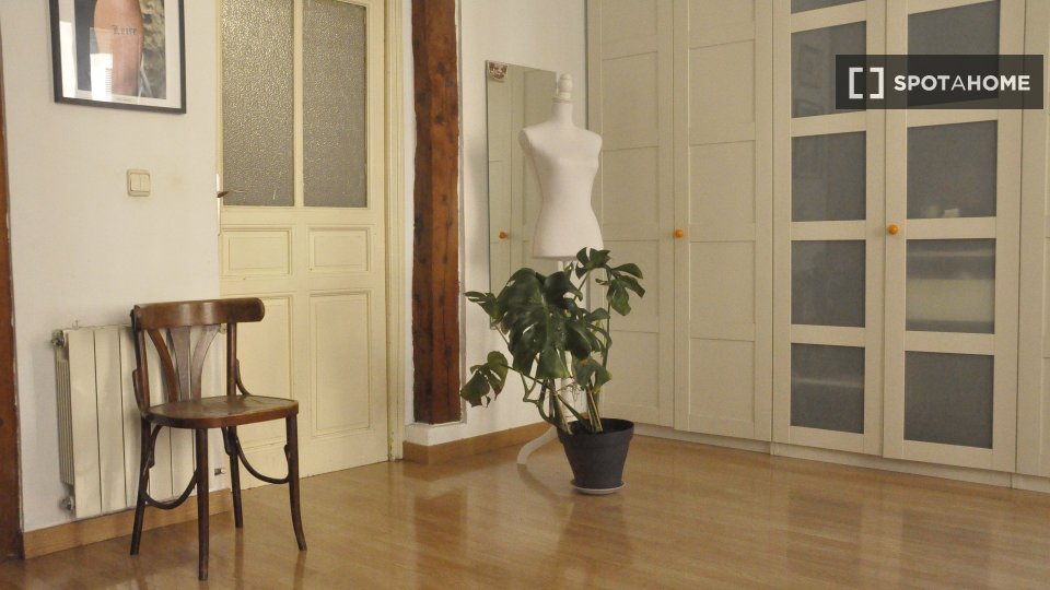 Double room Madrid, 2 beds — photo 3