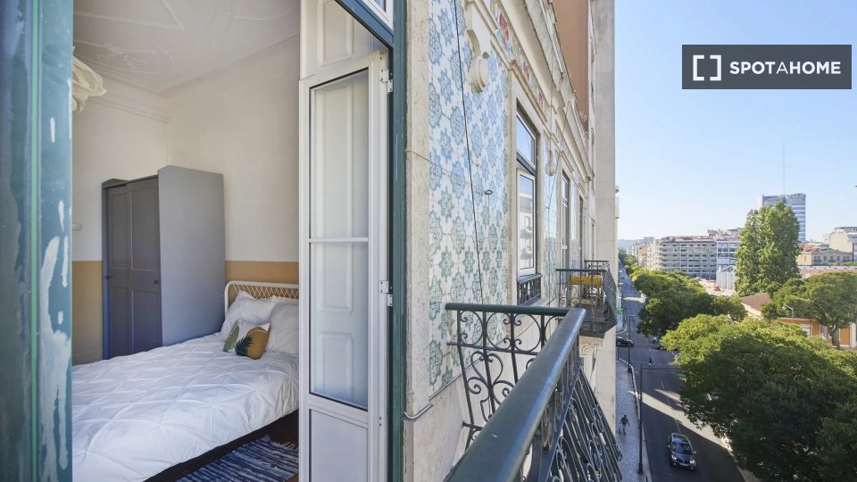 Double room Lisbon, 6 beds — photo 14