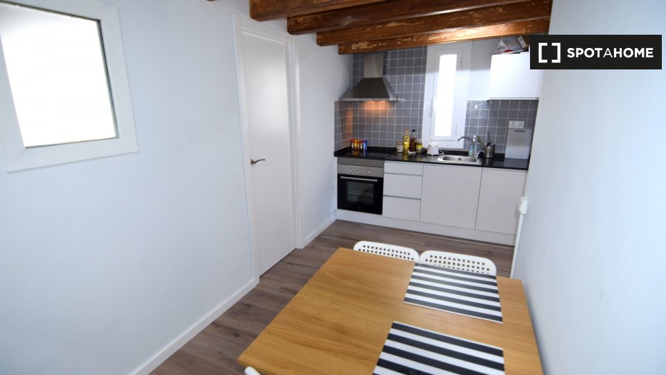 Apartment Barcelona, 2 beds, 42m² — photo 1