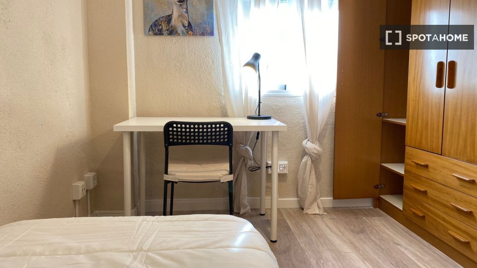 Double room Madrid, 4 beds — photo 17
