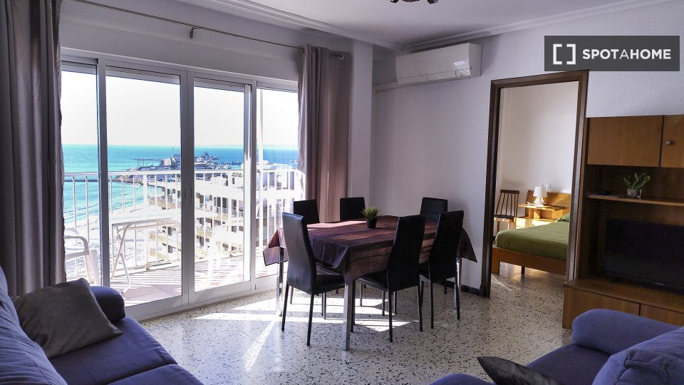 Apartment Alicante, 4 beds, 100m² — photo 8