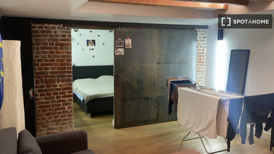 Double room Brussels, 6 beds, 450m² — photo 8