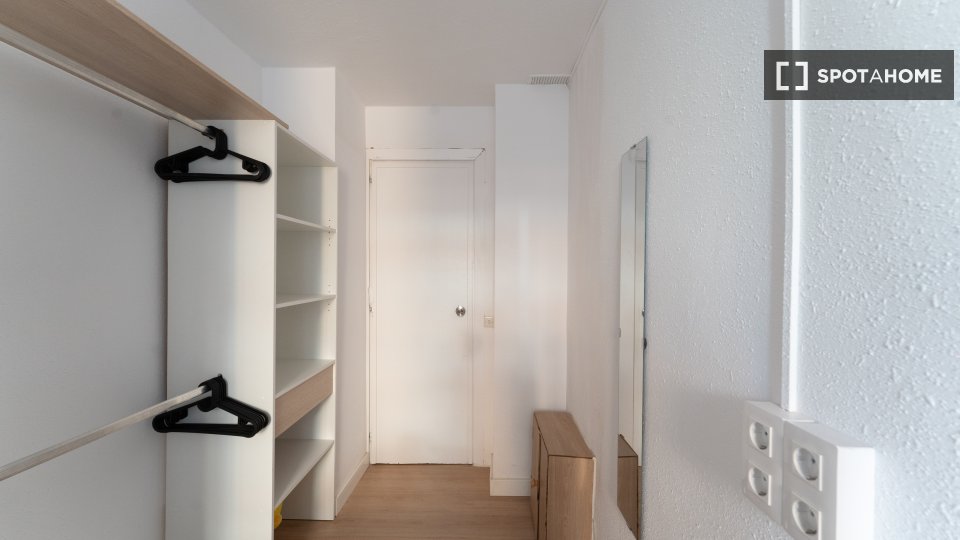 Double room Madrid, 6 beds — photo 23
