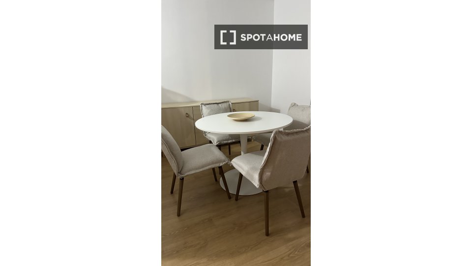 Apartment Lisbon, 2 beds, 80m² — photo 4