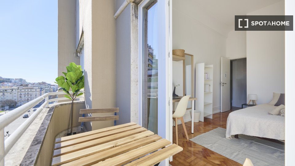 Double room Lisbon, 11 beds — photo 35