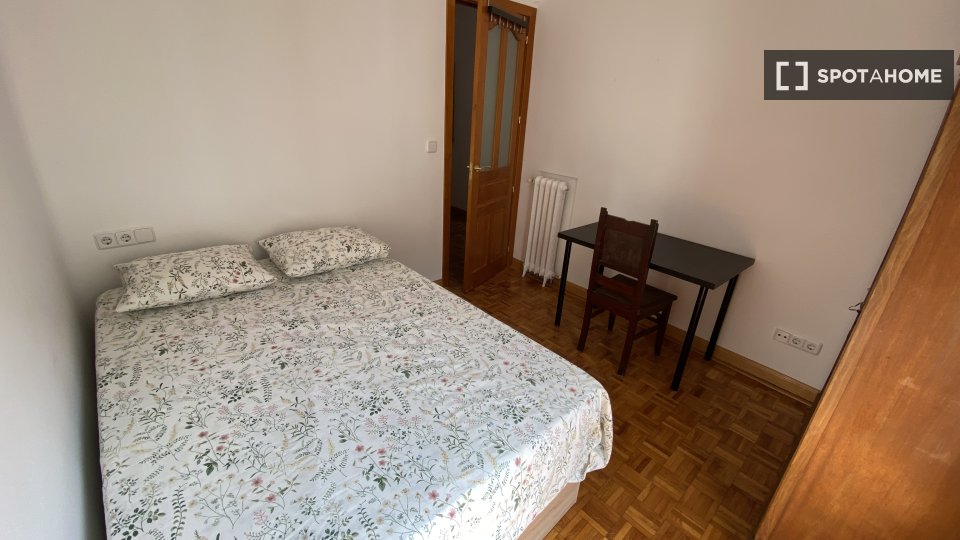 Double room Madrid, 5 beds, 120m² — photo 33