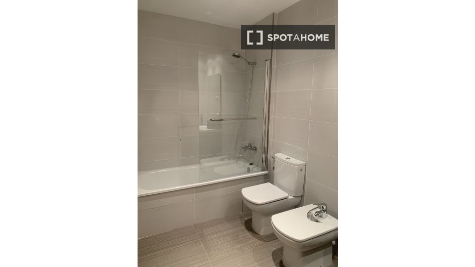 Double room Barcelona, 1 bed, 65m² — photo 8