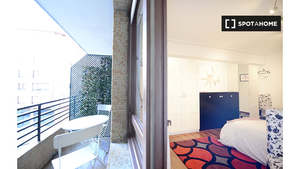 Double room Bilbao, 3 beds — photo 10