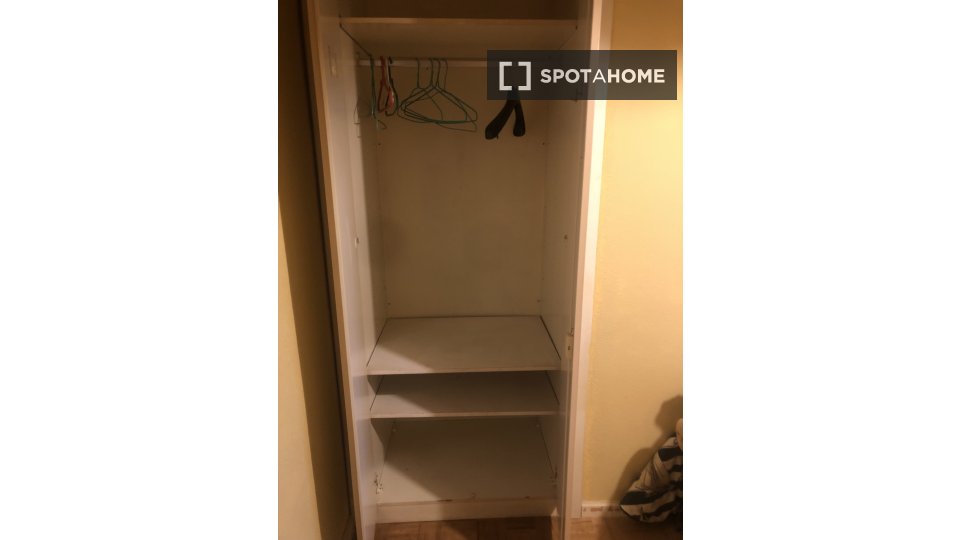 Double room Madrid, 3 beds, 8m² — photo 1