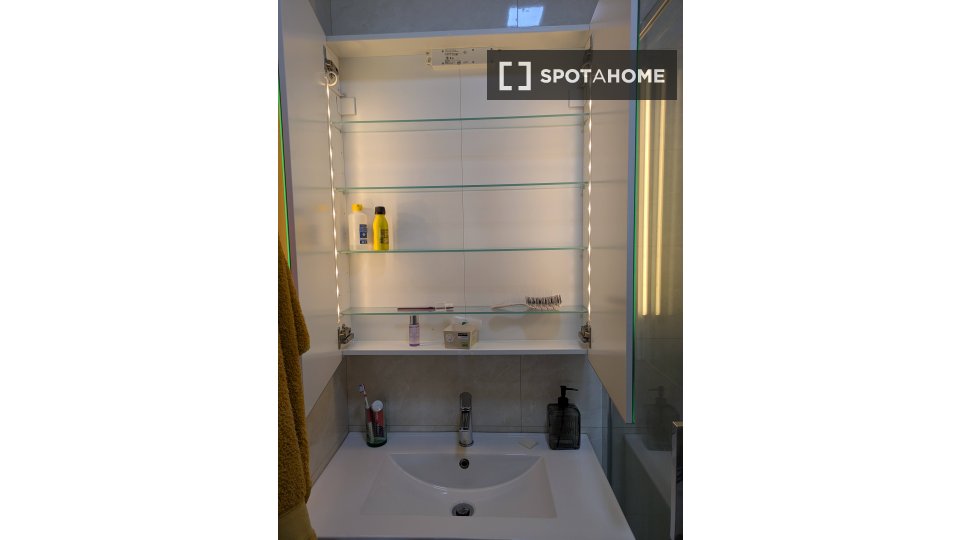 Apartment mono Lisbon, 55m² — photo 25