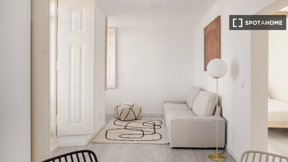 Apartment Lisbon, 2 beds — photo 17