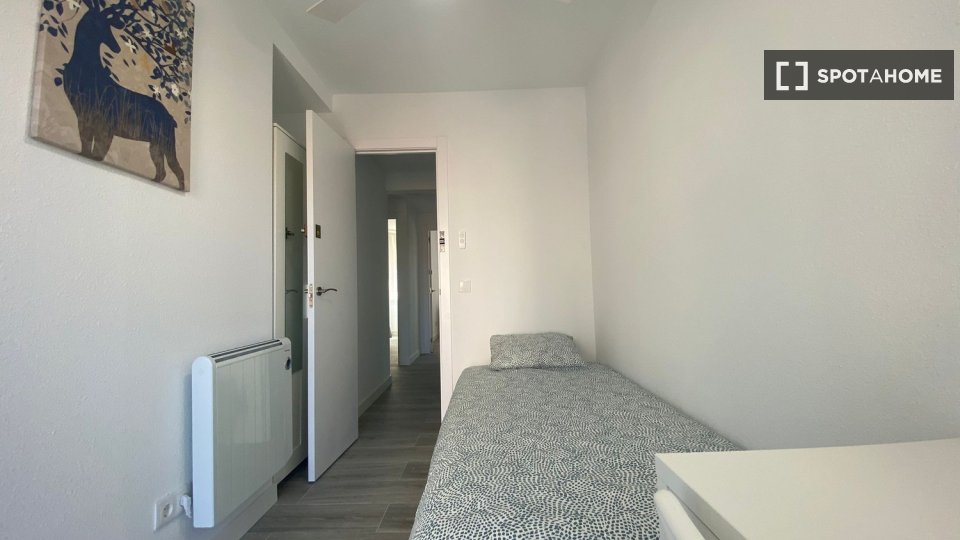 Double room Madrid, 7 beds — photo 18