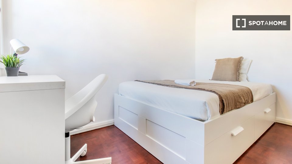 Double room Lisbon, 10 beds — photo 3