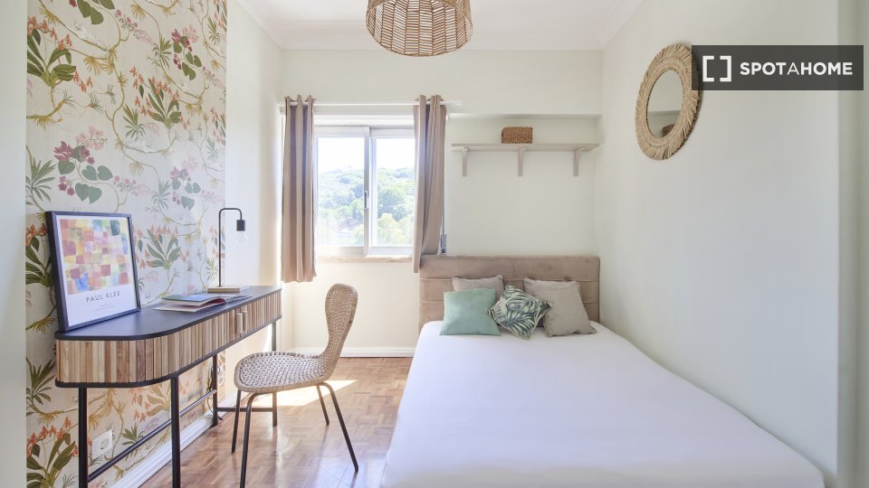 Double room Lisbon, 5 beds — photo 4