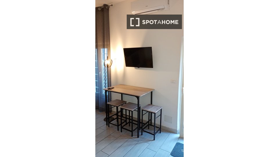 Apartment Rome, 4 beds, 60m² — photo 8