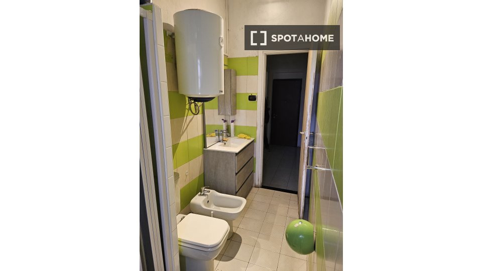 Double room Turin, 3 beds, 85m² — photo 13
