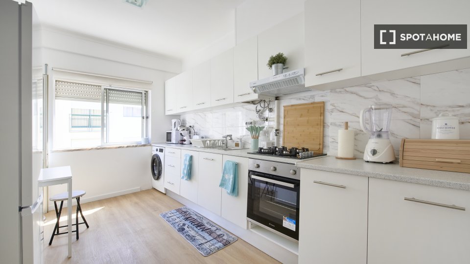 Apartment Lisbon, 2 beds, 80m² — photo 9